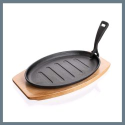   BANQUET Liatinová panvica s drevenou podložkou GRADA, 27 x 17,5 cm 40LP001