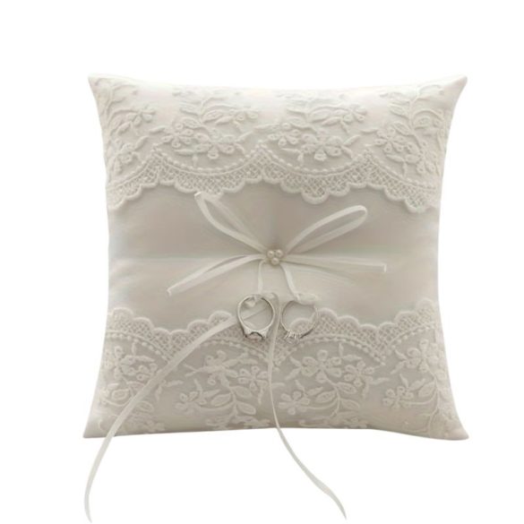 Elegantný čipkovaný svadobný vankúšik na prstienky – 20x20 cm BL91433