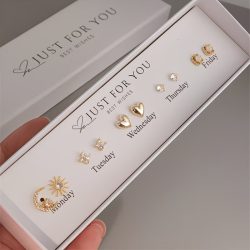   Sada 7 párov náušníc v darčekovej krabičke – na každý deň v týždni DX704322