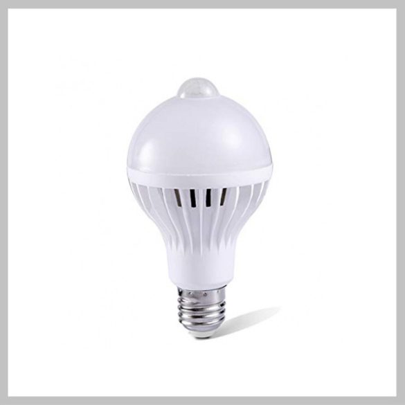 LED žiarovka s pohybovým senzorom do pätice E27 7 W