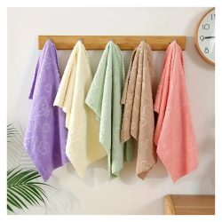   1 ks škôlkarský uterák – 30 × 50 cm – chlapčenské farby OVITF