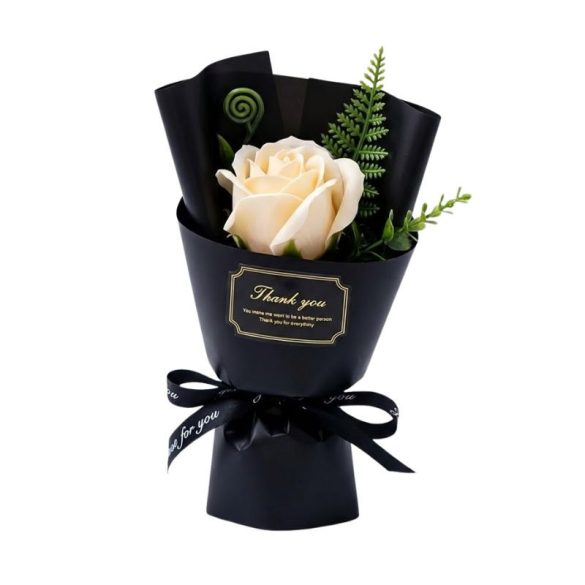 Mini kyticu mydlových ruží „Modern Elegance“ – krémovo biele ruže v čiernom papieri UU584697-B